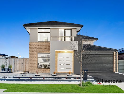 Carlisle-Built Double-Storey Delight in Deleray Estate: A Must-See Property!