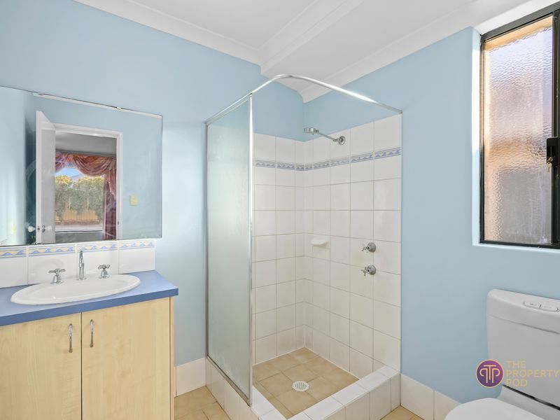 42 Woodside Loop, Beckenham