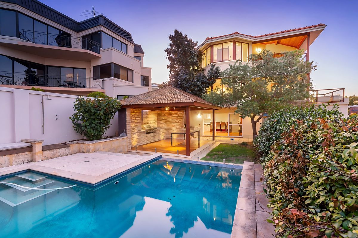 6 Moreing Road, Attadale