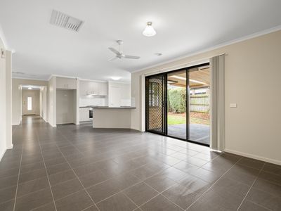 5 Glebe Drive, Sale