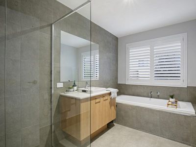 90 Bamboo Avenue, Benowa