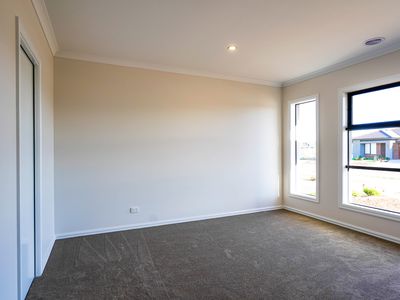 246 Maracana Avenue, Manor Lakes