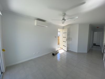 1&2 / 9 Como Place, Waterford West