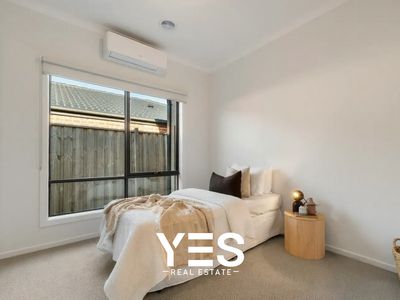 14 Chesney Rise, Officer