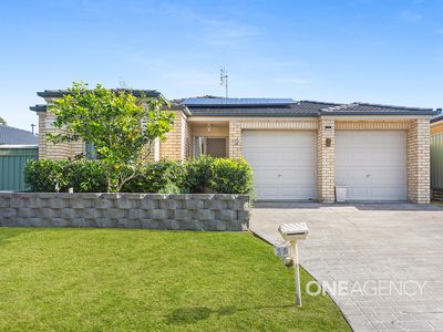 12 Riverpark Way, Horsley