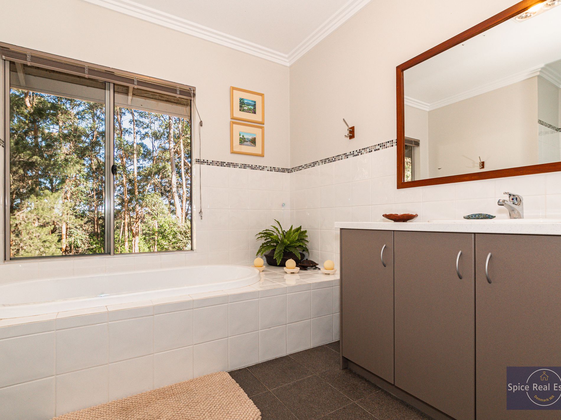 12 Pember Road East, Ocean Beach