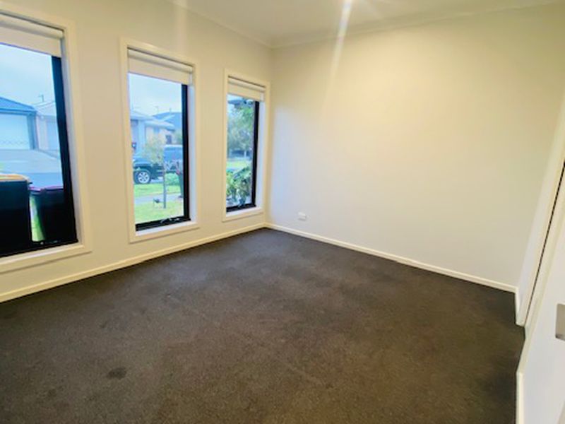 23 Chromite Circuit, Weir Views