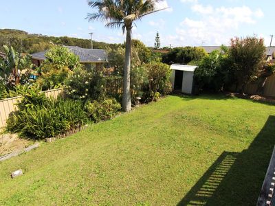 35 Lakeview Crescent, Forster
