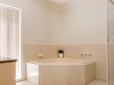 1 Emily Court, Howlong
