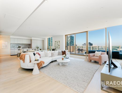 Penthouse living in the Domain Precinct