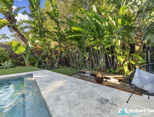 Modern Family Living in Prime Location image 16