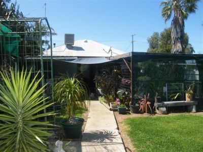 66 Sam St, Forbes