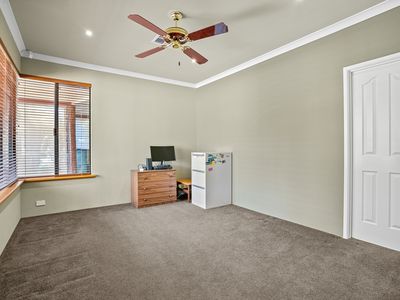 64 Egerton Drive, Serpentine