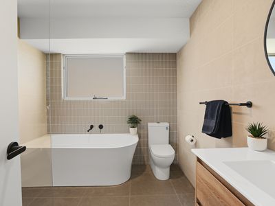 2 / 168 Agnes Street, George Town