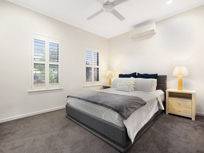 32 Iridescent Drive, Trinity Park