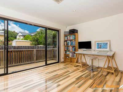 9 Bluestone Gardens, Jerrabomberra