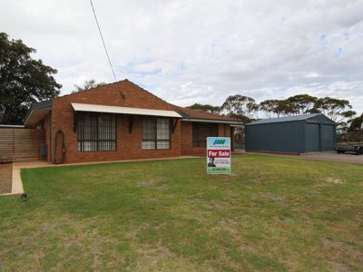 4 St John Grove, Kalgoorlie