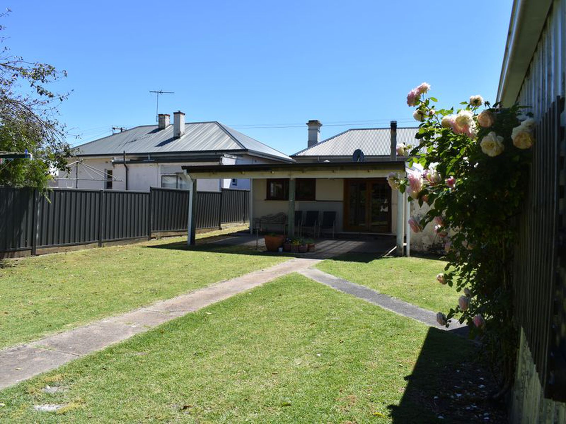 9 Main Street, Millicent
