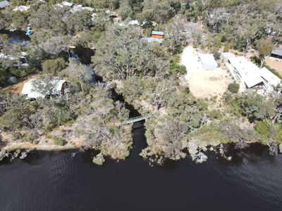 24 Flora Grove, Molloy Island