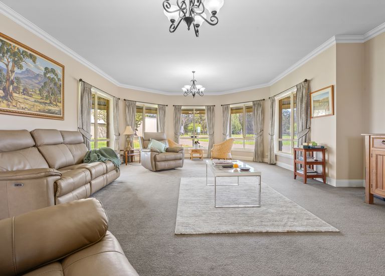 231 Golf Course Road, Heywood