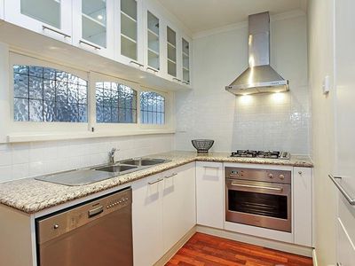 8 Bourke Crescent, Geelong