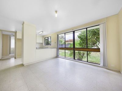 8 Hardey Place, Stirling