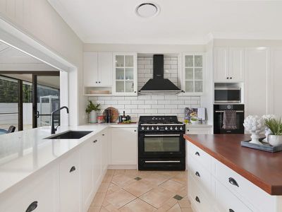 4 Garden Grove, Carrara