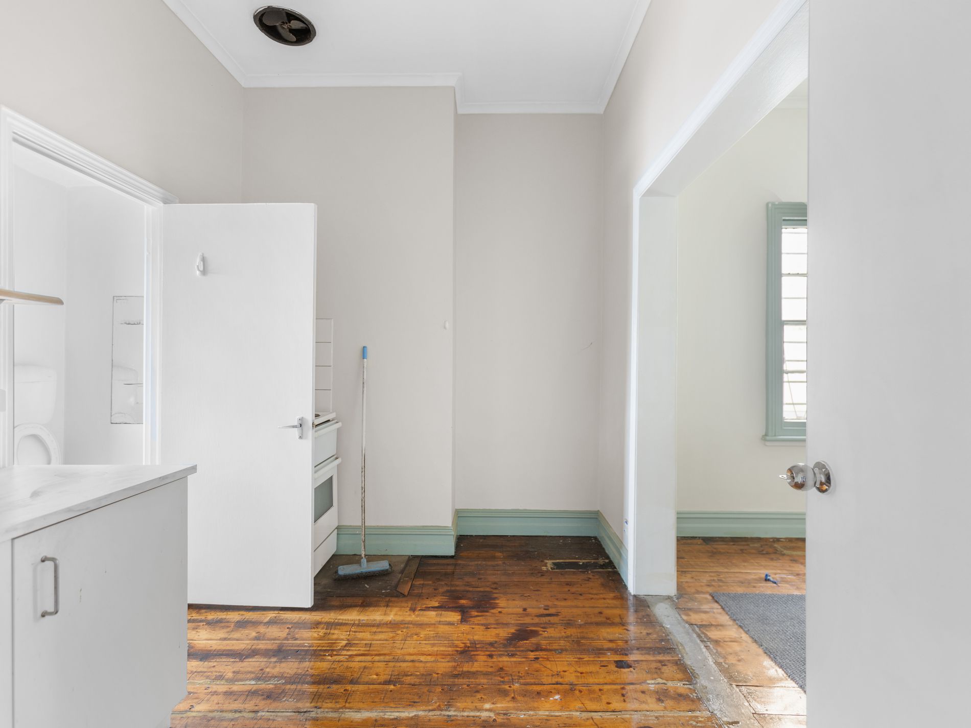 213-215 Nelson Place, Williamstown