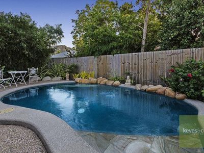 15 Nowranie Court, Annandale