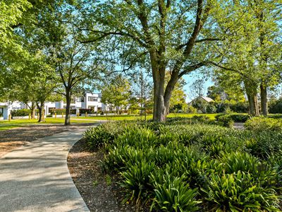 4 Plenty Way, Cranbourne North