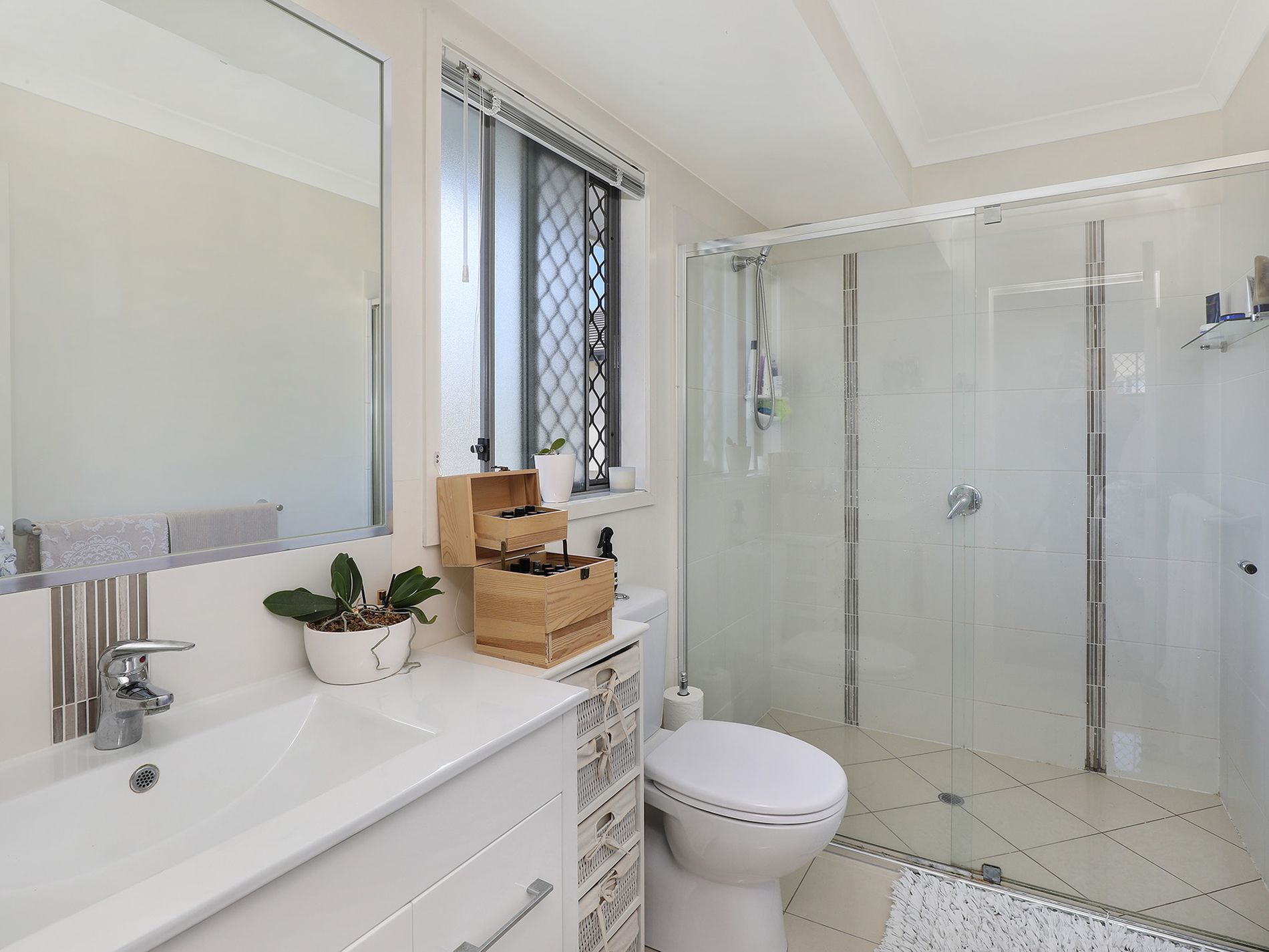13 / 14 Photinia Crescent, Mountain Creek