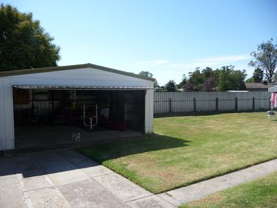 890 Howe Place, North Albury