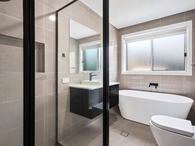 3 Flannery Drive, Calderwood