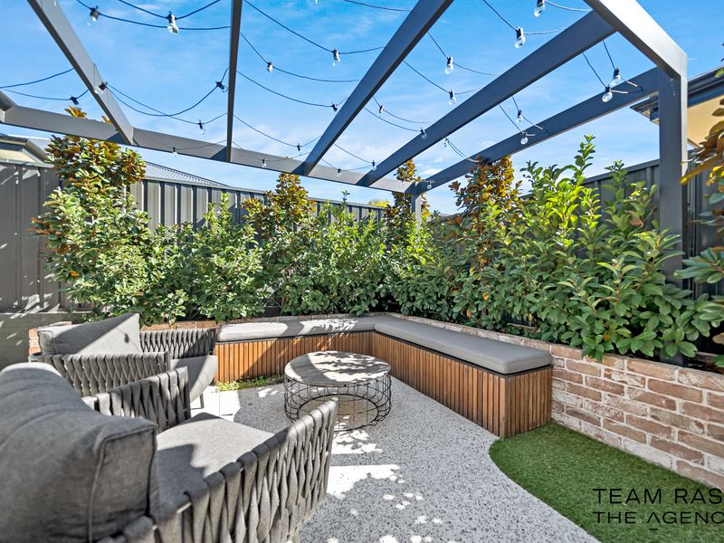 20 Navarra Way, Caversham