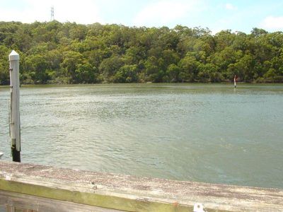 98 Moons Avenue, Lugarno