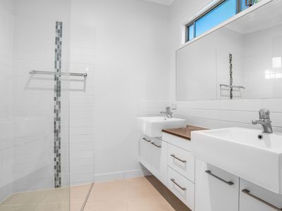 11 Lagoon Court, Murrumba Downs