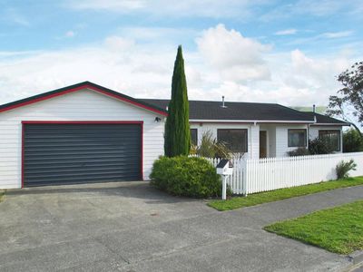 32 James Cook Drive, Whitby