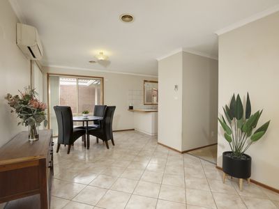 24 Charlton Crescent, Gordon