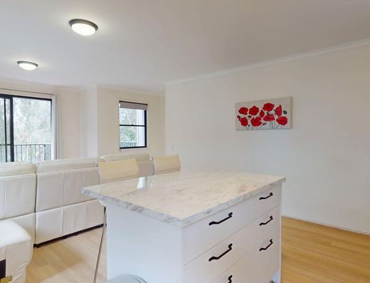 Great Unit in a Perfect Location image 5