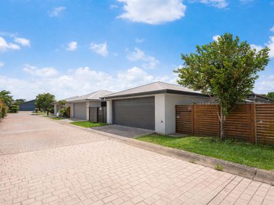 7 Ron Grant Lane, Caboolture South