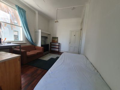 Room 9 / 252 Glebe Point Road, Glebe