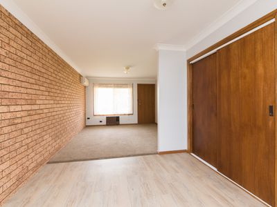 2 / 13 Bedford Avenue, Dubbo