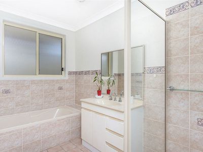 8 Downes Drive, Albion Park