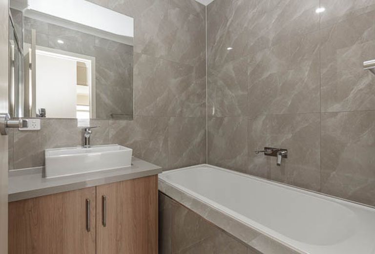 2 / 4 Box Avenue, Forest Hill