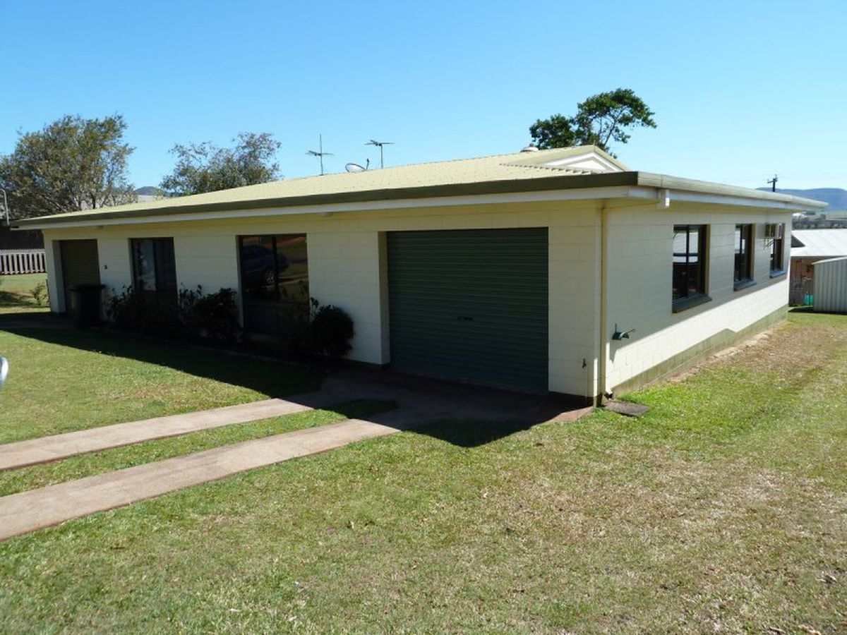 2 / 12 Rita Circt., Atherton