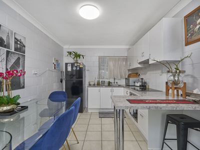 1 / 282 Lake Street, Cairns North