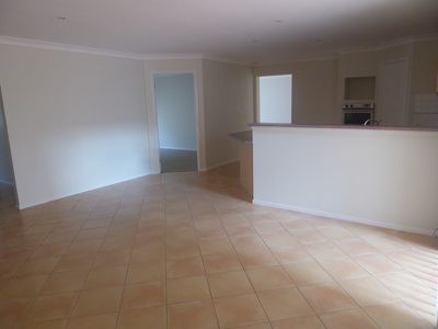 6 Hallen Place, West Hoxton