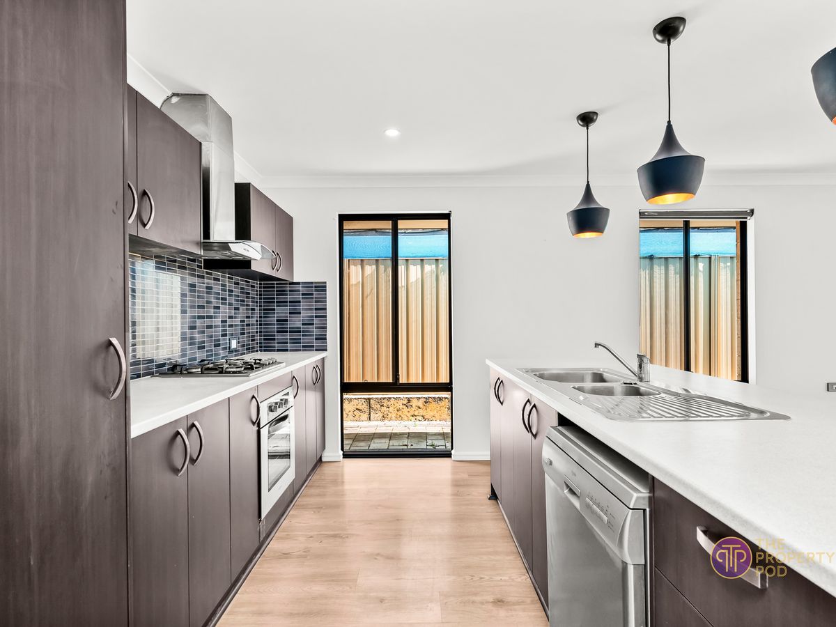 10 Moston Crescent, Bertram