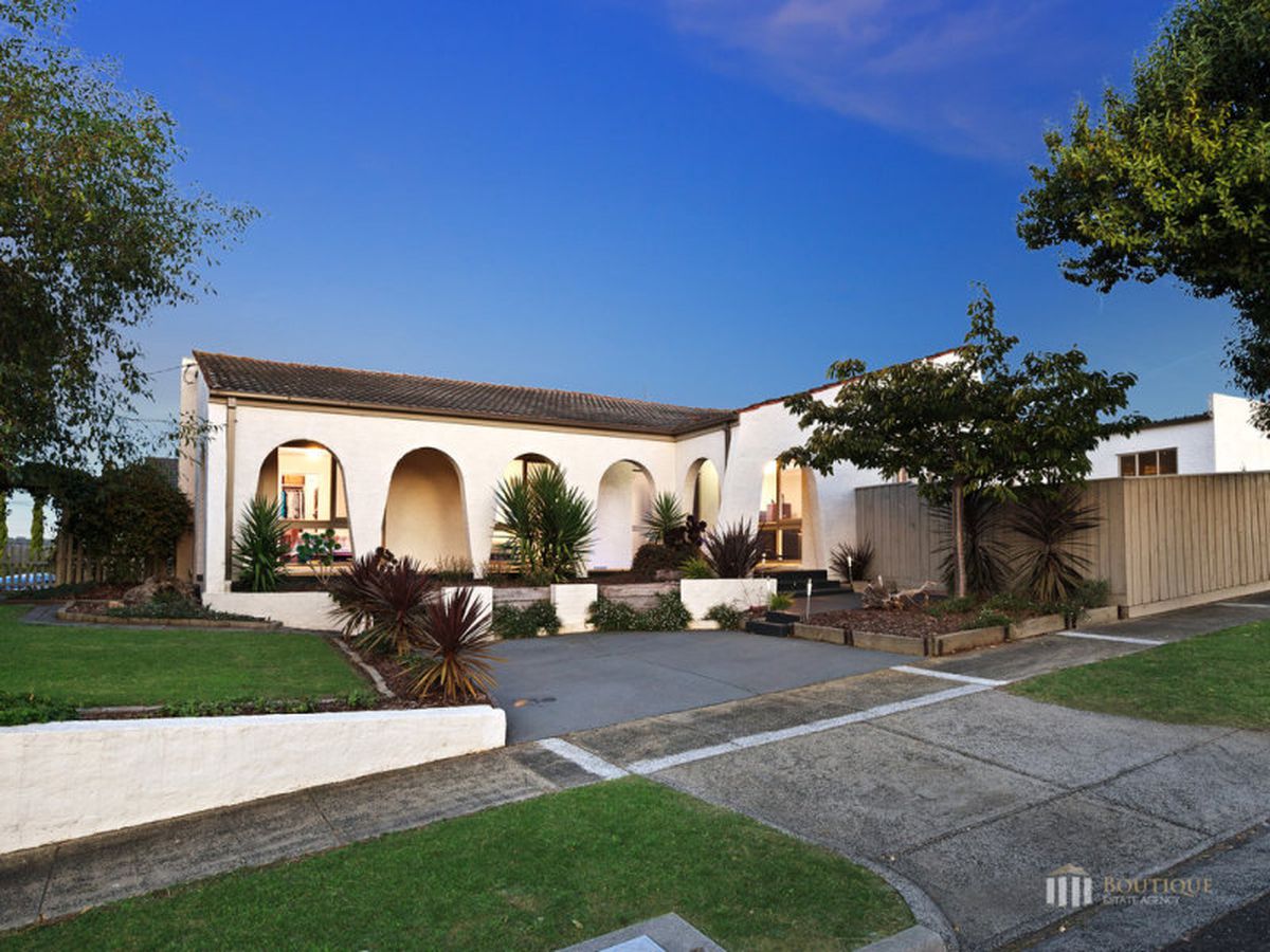 12 Suffolk Road, Dandenong North