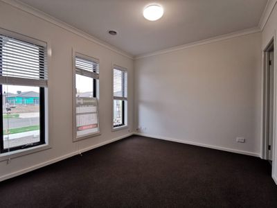 10 Morse St, Truganina